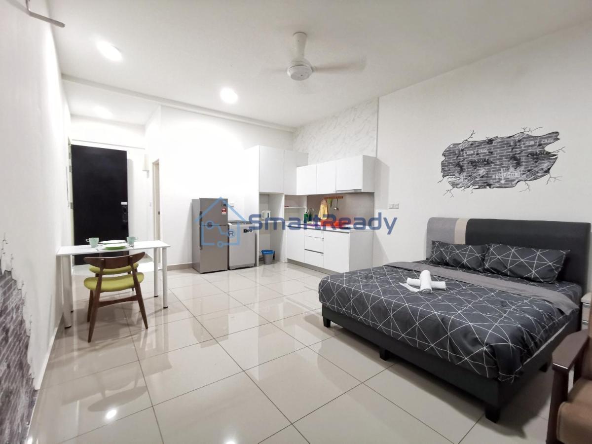 جوهر بهرو Twin Galaxy Suites By Sr Home المظهر الخارجي الصورة