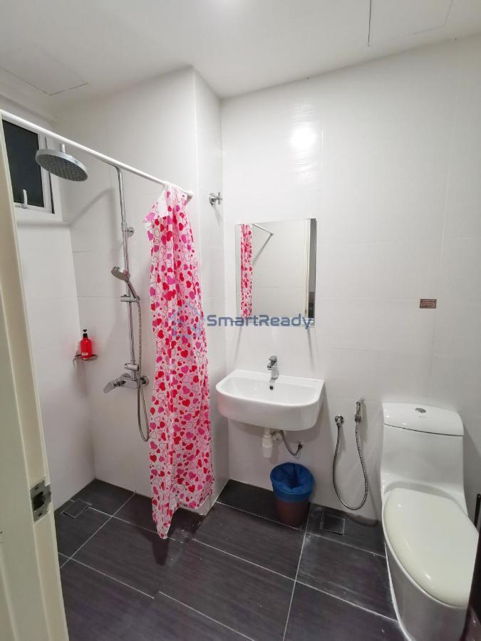 جوهر بهرو Twin Galaxy Suites By Sr Home المظهر الخارجي الصورة