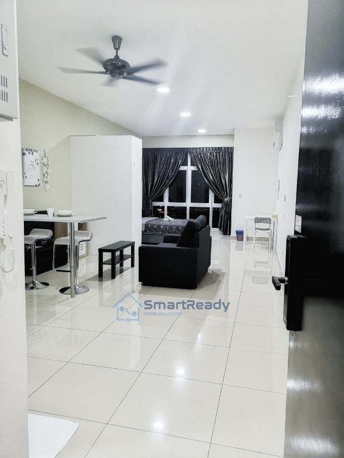 جوهر بهرو Twin Galaxy Suites By Sr Home المظهر الخارجي الصورة